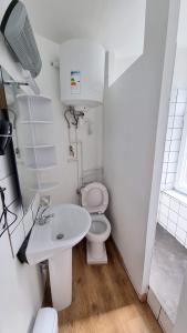 Studio - TV - WIFI - Salle De Bain privée