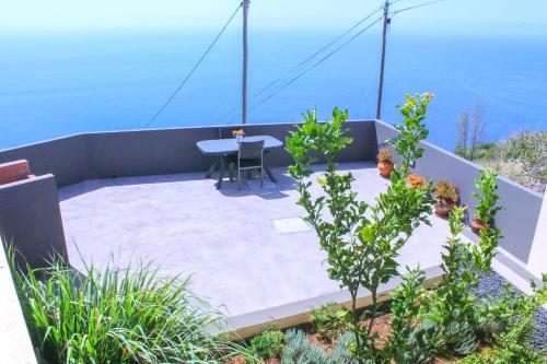 Studio Two | Massapez | Fajã da Ovelha | Calheta
