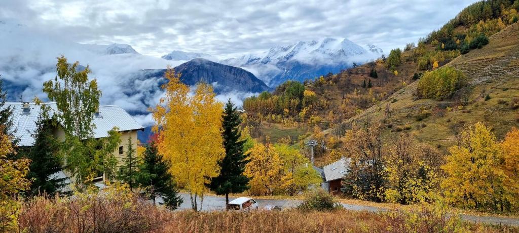 Appartement Studio Uissan pour 5 personnes à côté des pistes Bâtiment E - Studio E10 Le Maona Village 38750 Huez