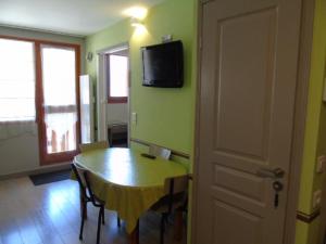 Appartement Studio Valfréjus, 1 pièce, 4 personnes - FR-1-561-102 Residence Melezets 2 390 Rue des Bettets Station de Valfrejus 73500 Modane Rhône-Alpes