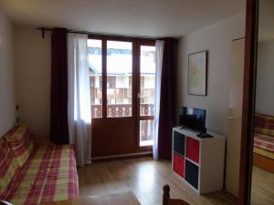 Appartement Studio Valfréjus, 1 pièce, 4 personnes - FR-1-561-2 350 Rue des Bettets Station de Valfrejus 73500 Valfréjus Rhône-Alpes