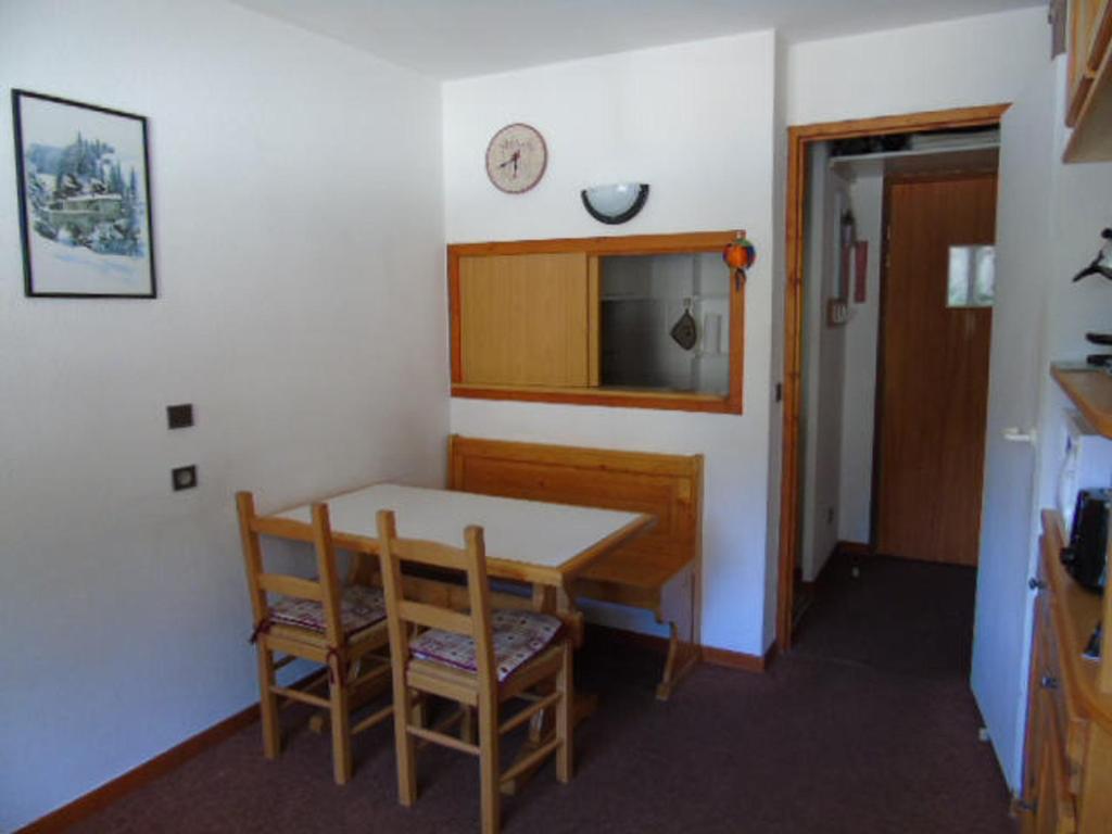 Appartement Studio Valfréjus, 1 pièce, 4 personnes - FR-1-561-99 Residence Melezets 2 390 Rue des Bettets Station de Valfrejus 73500 Modane