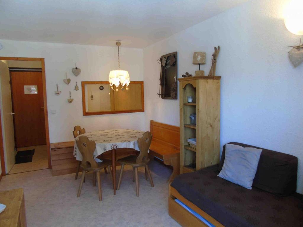 Appartement Studio Valfréjus, 2 pièces, 4 personnes - FR-1-561-12 Residence Melezets 3 500 Rue des Bettets Station de Valfrejus 73500 Modane