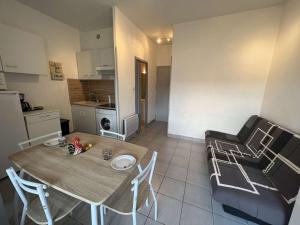 Appartement Studio Valras-Plage, 1 pièce, 4 personnes - FR-1-701-2 RUE DES HESPERIDES APPT 126 BAT A AU 1ER ÉTAGE 34350 Valras-Plage Languedoc-Roussillon