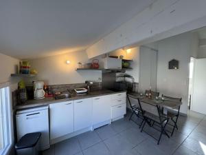 Studio Valras-Plage, 1 pièce, 4 personnes - FR-1-701-51