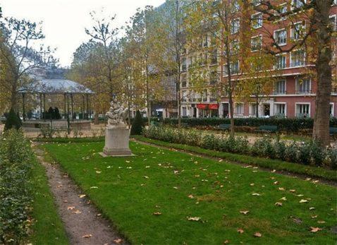 Appartement Studio Vaugirard 16 Place Adolphe Chérioux 75015 Paris