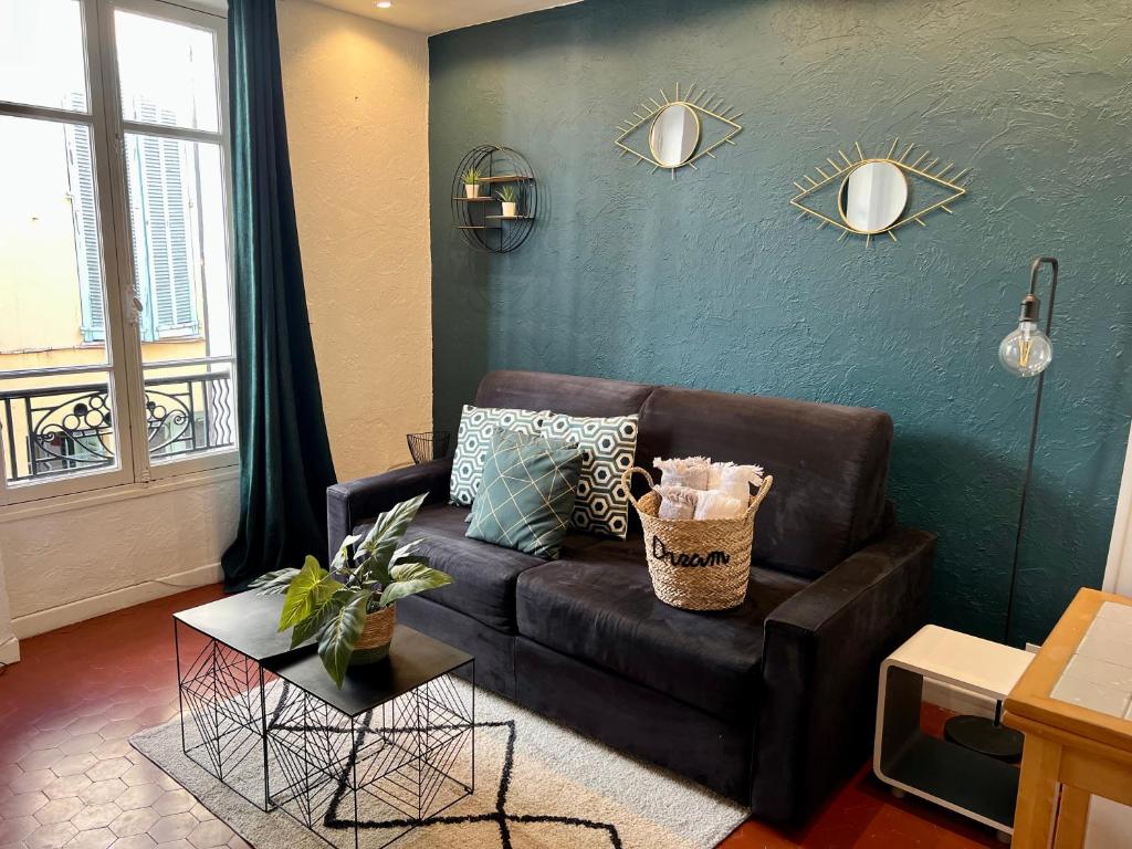 Appartement Studio vieil Antibes 14 Rue Fourmillière 06600 Antibes