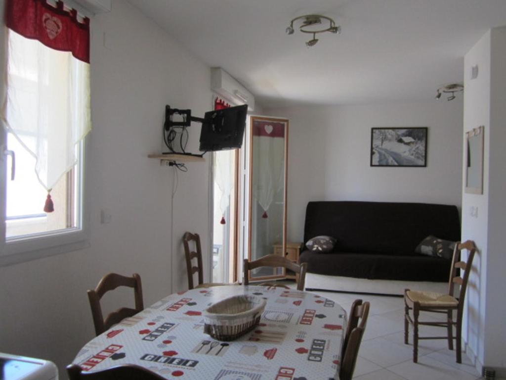 Appartement Studio Villard-de-Lans, 1 pièce, 4 personnes - FR-1-689-96 244 Rue du Lycée Polonais Entrée A 38250 Villard-de-Lans