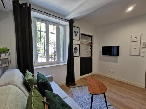 Studio Villeneuve-lès-Avignon, 1 pièce, 2 personnes - FR-1-698-14