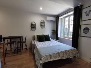 Studio Villeneuve-lès-Avignon, 1 pièce, 2 personnes - FR-1-698-14