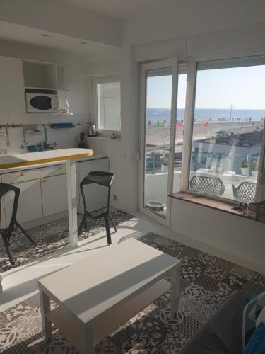 studio Vue mer au cœur de malo les bains pieds dans l eau