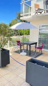 Studio vue mer et plage, terrasse côté mer