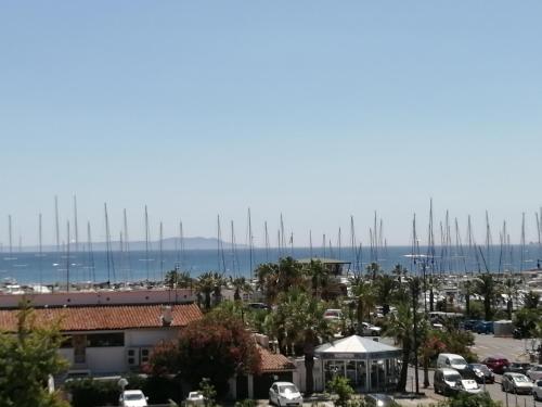 Studio vue mer Port de Hyeres