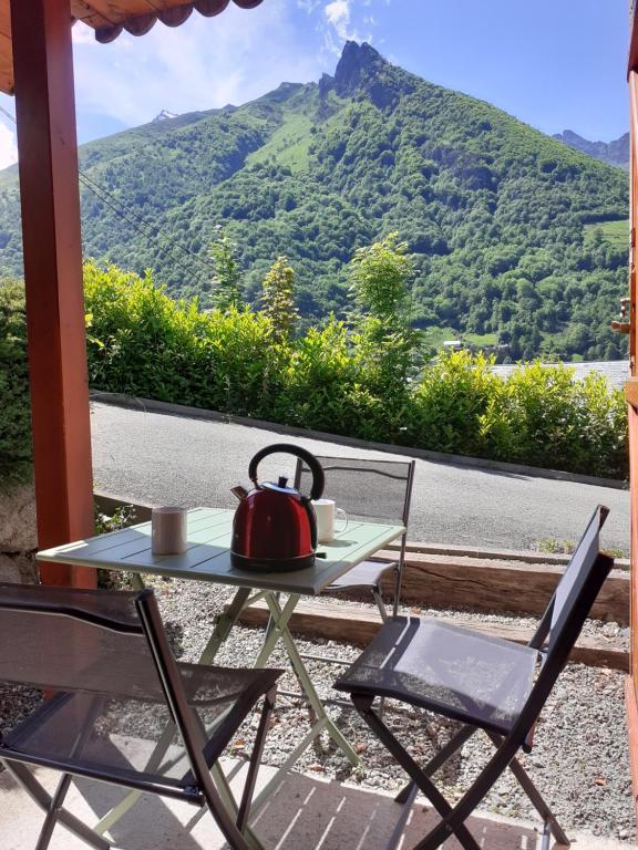 Studio vue montagnes, RDC, parking N°16 52 Avenue du Docteur Domer, 65110 Cauterets