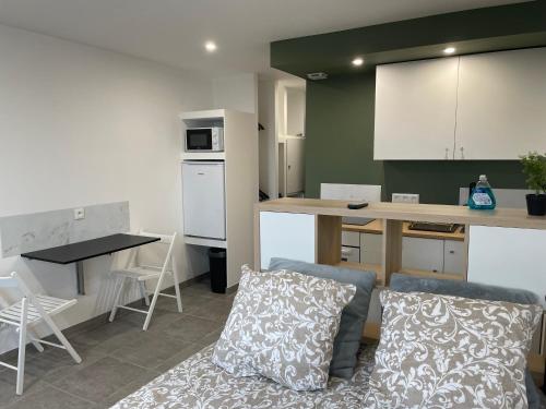 Studio vue sur mer classé 3 étoiles, Calais