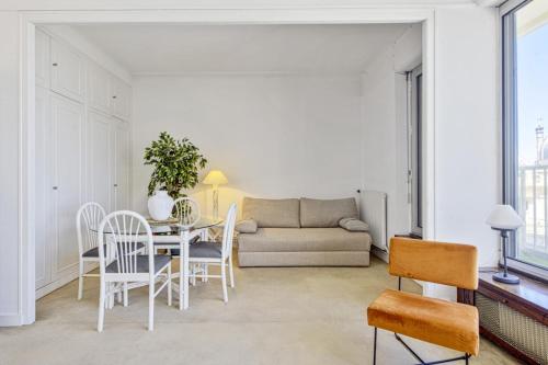Studio w balcony and breathtaking view of Grand Plage Biarritz Welkeys