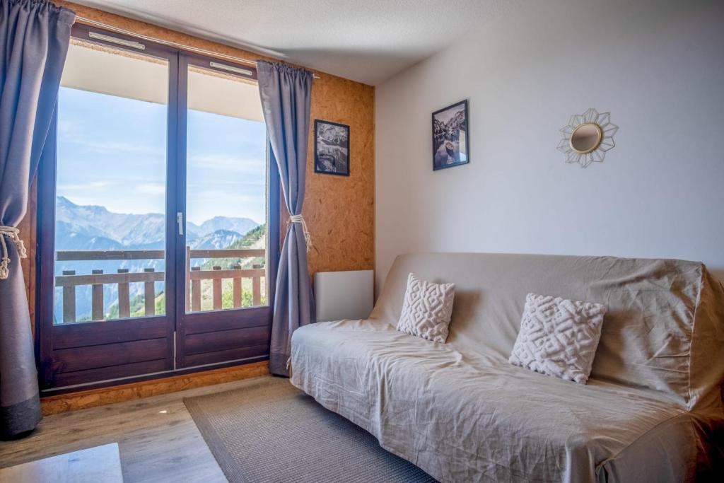 Studio with balcony and beautiful view - Alpe d'Huez - Welkeys Résidence Ski Sud, apt 108, 38750 Huez