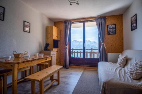 Studio with balcony and beautiful view - Alpe d'Huez - Welkeys