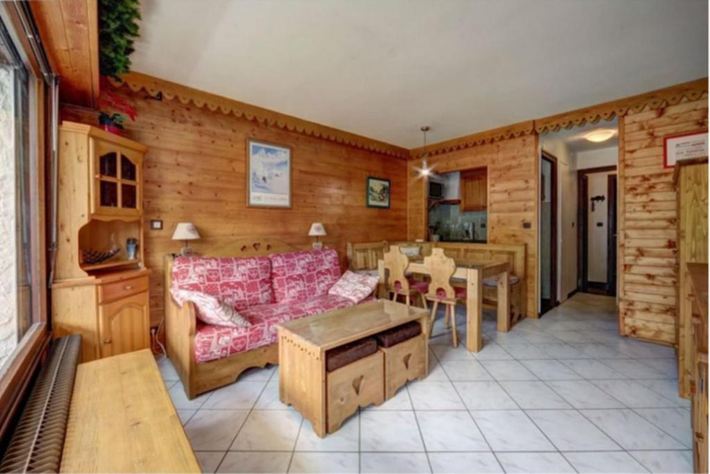 Studio With Balcony Center In Grand Bornand 83 Route de la Vallée du Bouchet, 74450 Le Grand-Bornand