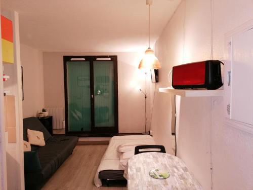 Studio with balcony, Mt Blanc view, parking, center of Chamonix