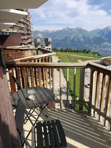 Studio With Balcony View On The Mountain