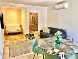 Studio with Garden - Pauseto West 4 - 2 min from Beach