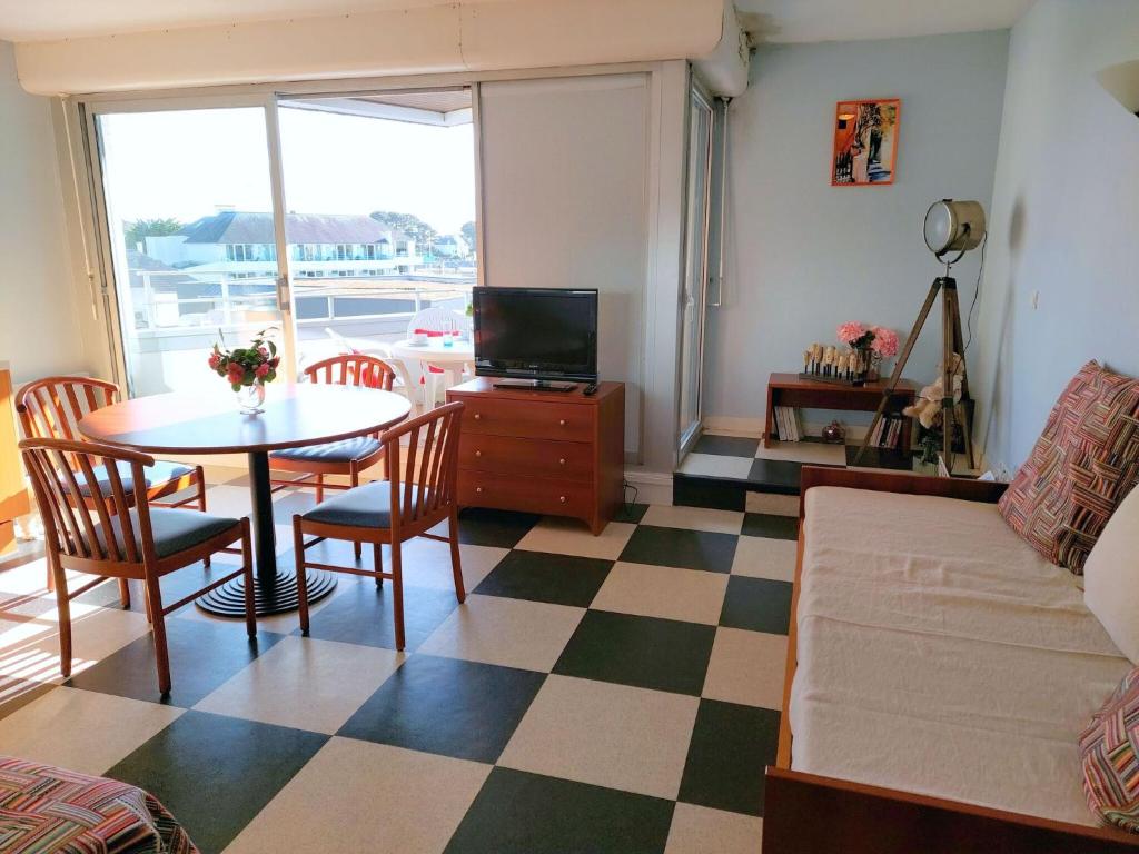 Studio with partial sea views in the popular seaside resort of Benodet , 29950 Bénodet