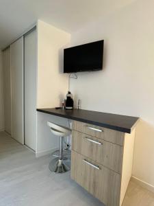 Studio with private terrace near the Old Port