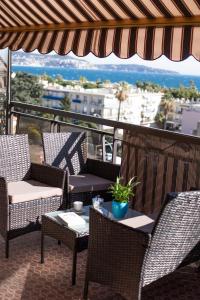 Appartement Studio with terrace and sea view, 10 min to the beach 21 Rue Marie Bashkirtseff 06200 Nice Provence-Alpes-Côte d\'Azur