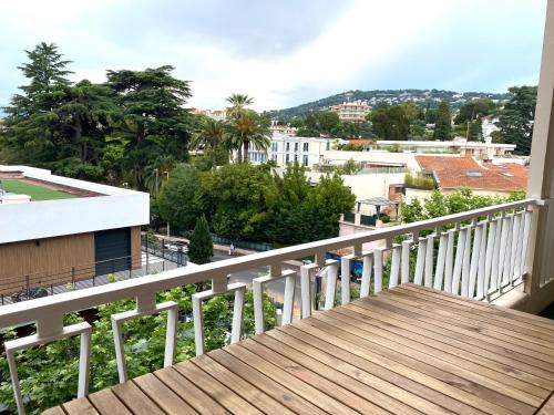 Studio with Terrasse, 5min walking to the Croisette and Beach Cannes