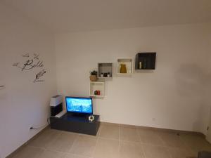 Stunning 1-Bed Apart in Villeneuve Loubet beach