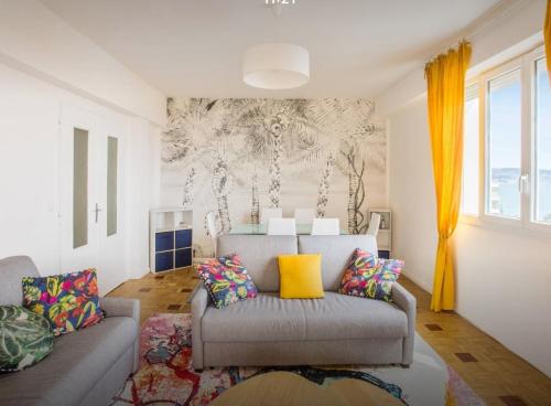 Stunning 2 bed Flat Nice front of the beach Seaview