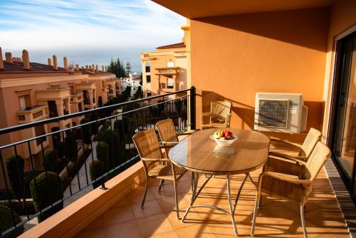 Stunning 2 Bedroom Apartment 500m to Luz Beach