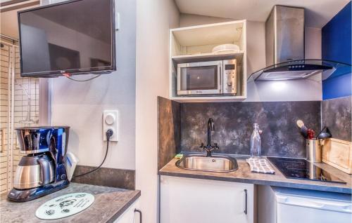 Stunning apartment in Albi with WiFi and 1 Bedrooms