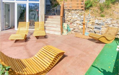 Stunning apartment in Aubenas with Outdoor swimming pool, 2 Bedrooms and WiFi