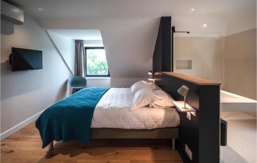 Stunning apartment in Concarneau with 1 Bedrooms, Outdoor swimming pool and Heated swimming pool