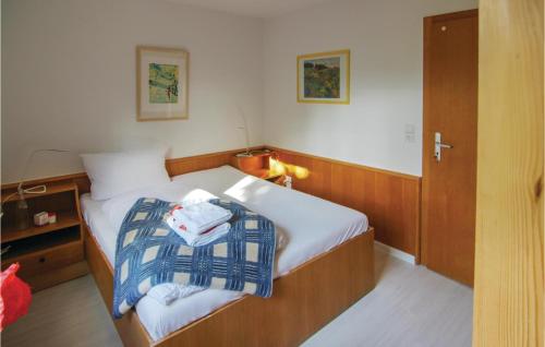 Stunning apartment in Crinitzberg-Brenwalde with 2 Bedrooms and WiFi