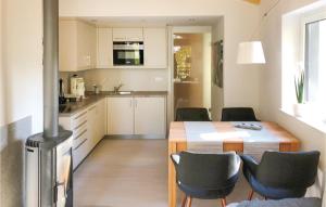Stunning apartment in Crinitzberg-Brenwalde with 2 Bedrooms and WiFi