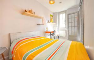 Stunning apartment in Hyres with 1 Bedrooms