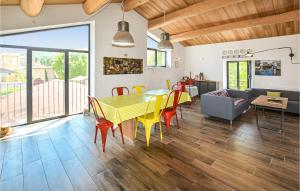 Stunning apartment in La Touche with Outdoor swimming pool, WiFi and 3 Bedrooms