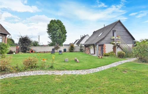 Stunning apartment in Le Mesnil-Esnard with WiFi