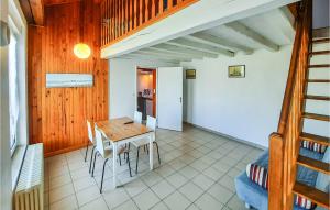 Stunning apartment in Le Vivier sur Mer with WiFi and 1 Bedrooms
