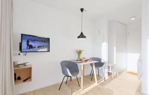 Stunning apartment in Lembruch-Dmmer See with WiFi