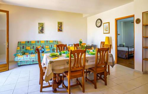 Stunning apartment in Linguizetta with 2 Bedrooms and WiFi