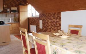 Stunning apartment in Mirow OT Qualzow with 2 Bedrooms