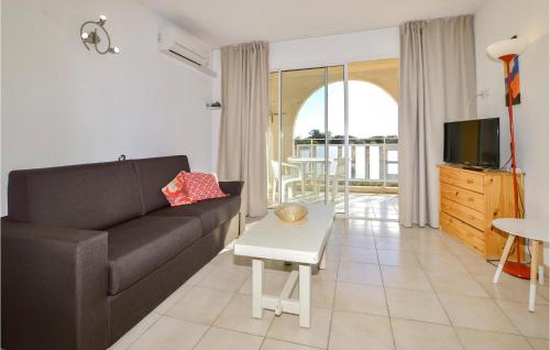Stunning apartment in Prunete with 1 Bedrooms and Outdoor swimming pool