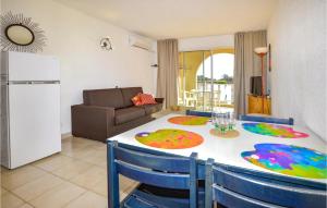 Stunning apartment in Prunete with 1 Bedrooms and Outdoor swimming pool
