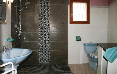 Stunning apartment in Puget-sur-Argens with 2 Bedrooms, Internet and Outdoor swimming pool