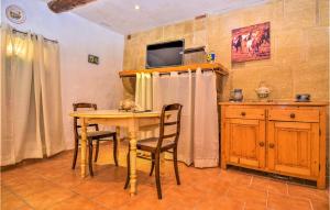 Stunning apartment in Remoulins with WiFi