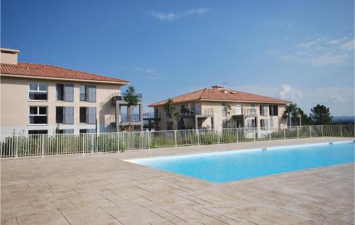 Stunning apartment in Roquebrune-Argens with 2 Bedrooms, WiFi and Outdoor swimming pool